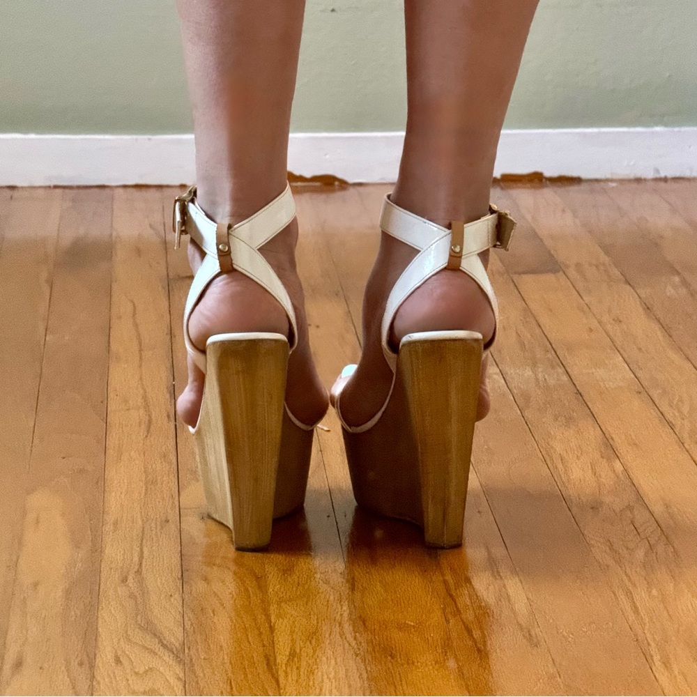 Steve Madden white and Tan Platform Heels with ankle strap - Picture 6 of 7